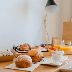 https://glass-house-smart-rooms-parking.lecce-hotels.com